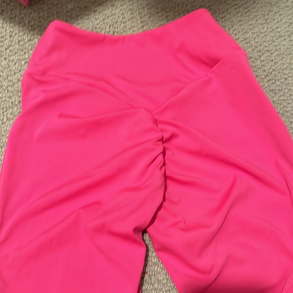 Gymshark sports bra and leggings - Picture 3 of 3